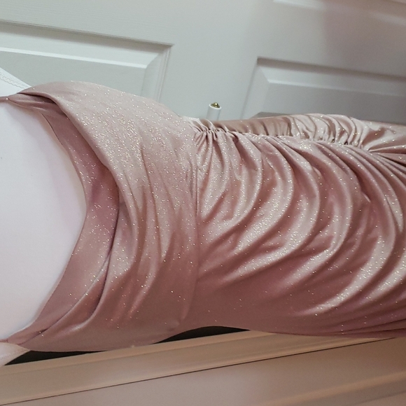 NWT Le Chateau XXL rose gold sparkly  floor-length evening gown NEW with tags - Picture 2 of 11